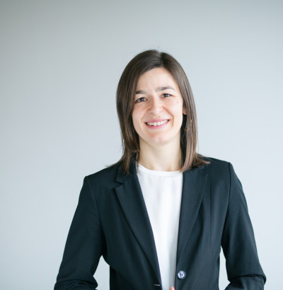 Porträtfoto von Mitarbeiterin Tanja Gentner